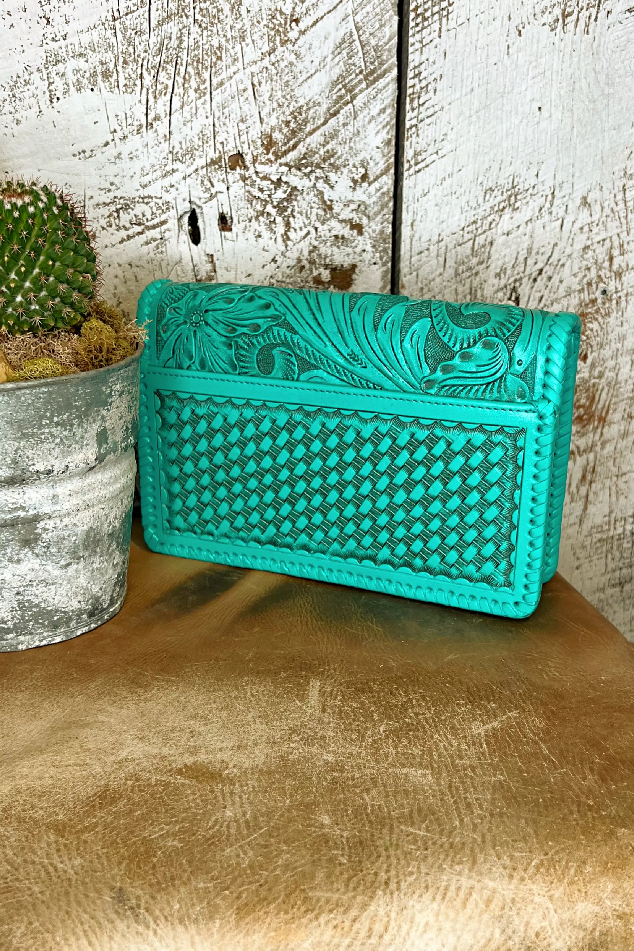 El Guantes Clutch/Crossbody in Turquoise