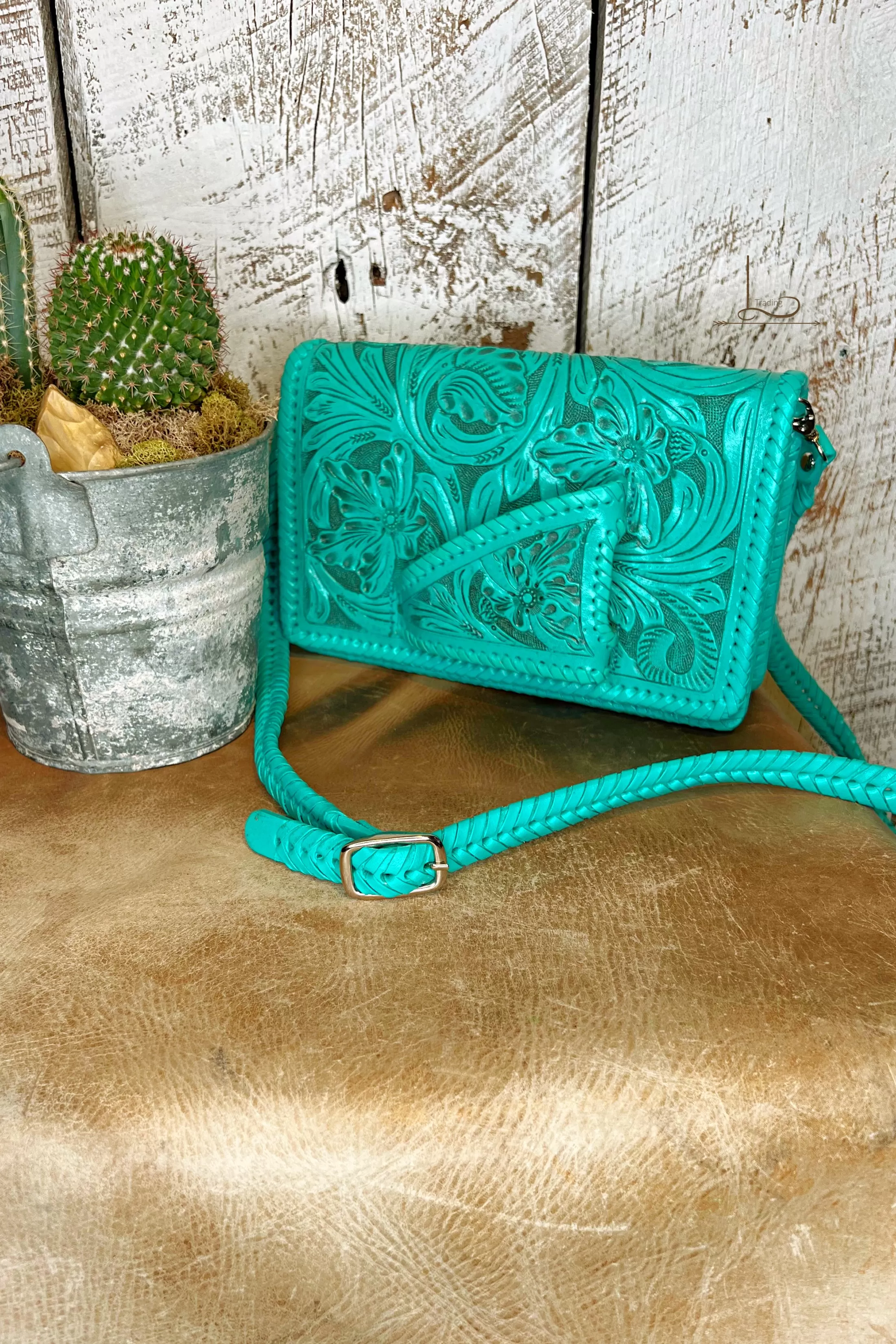 El Guantes Clutch/Crossbody in Turquoise