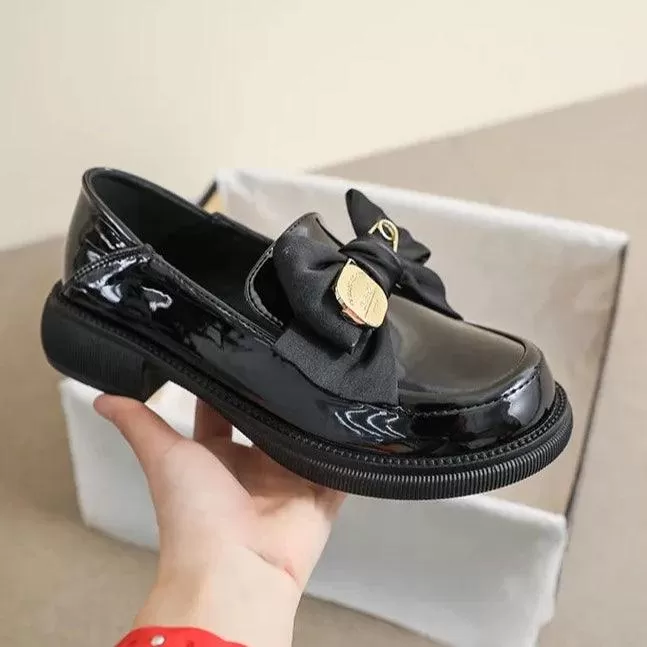 W60032 Women's Casual Shoes - Black Leather Loafers